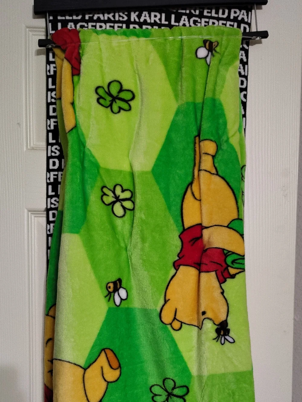 🧸 Disney Winnie the Pooh Plush Throw Blanket – Super Soft & Cozy 🍯